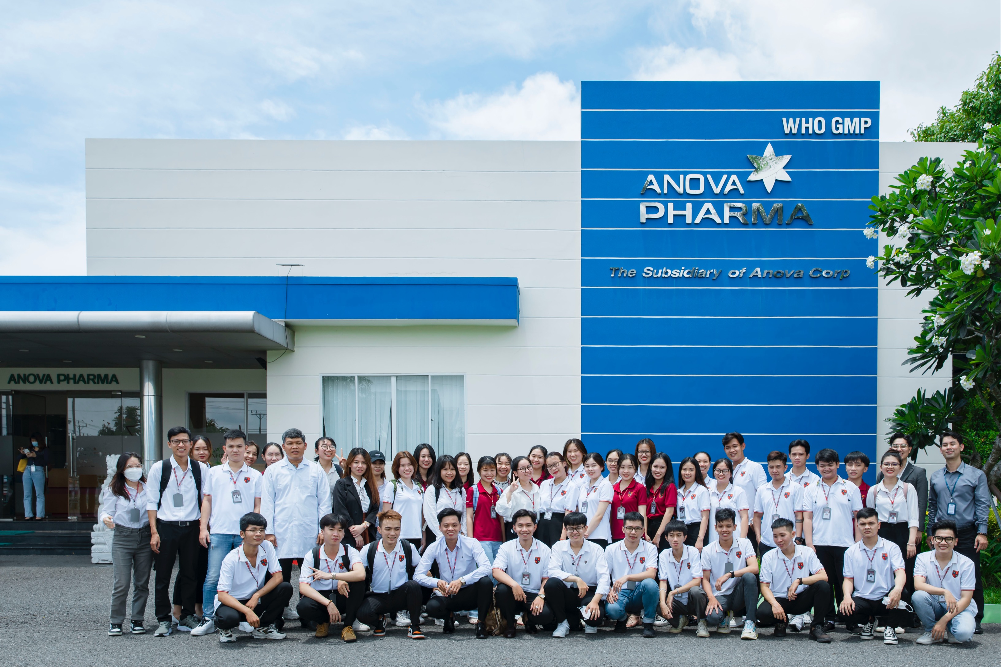 NOVA COLLEGE STUDENTS EXPERIENCE REAL-LIFE IN NOVA CONSUMER FACTORY TOUR PROGRAM